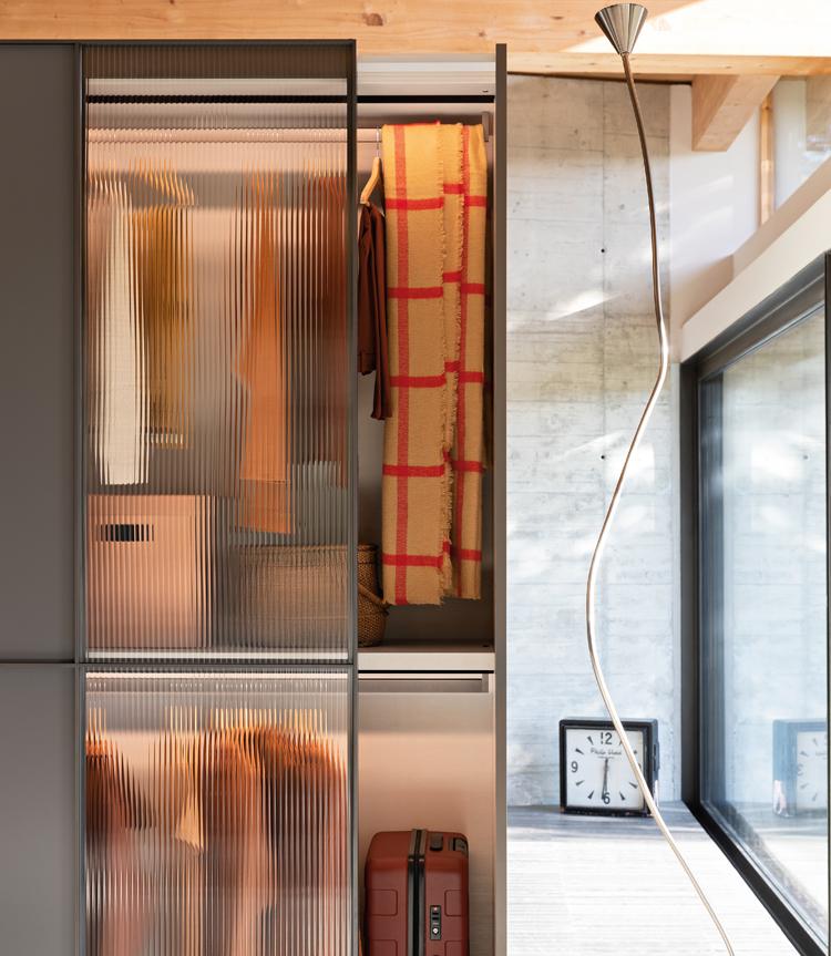 Layer Sliding Door Wardrobe