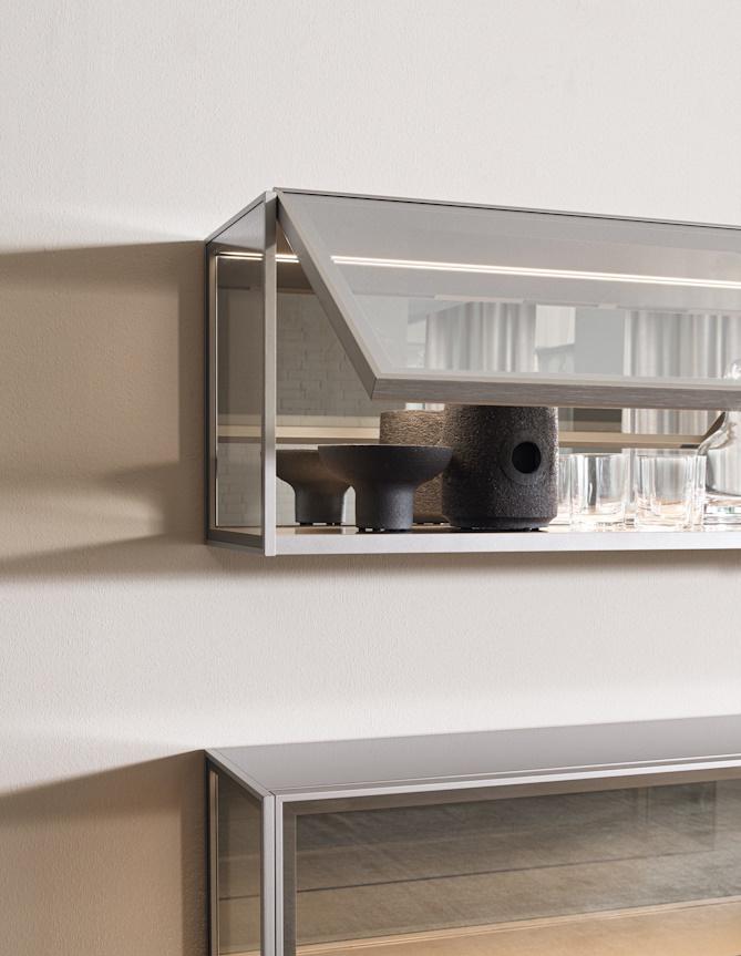 Horizontal wall store mounted cabinet