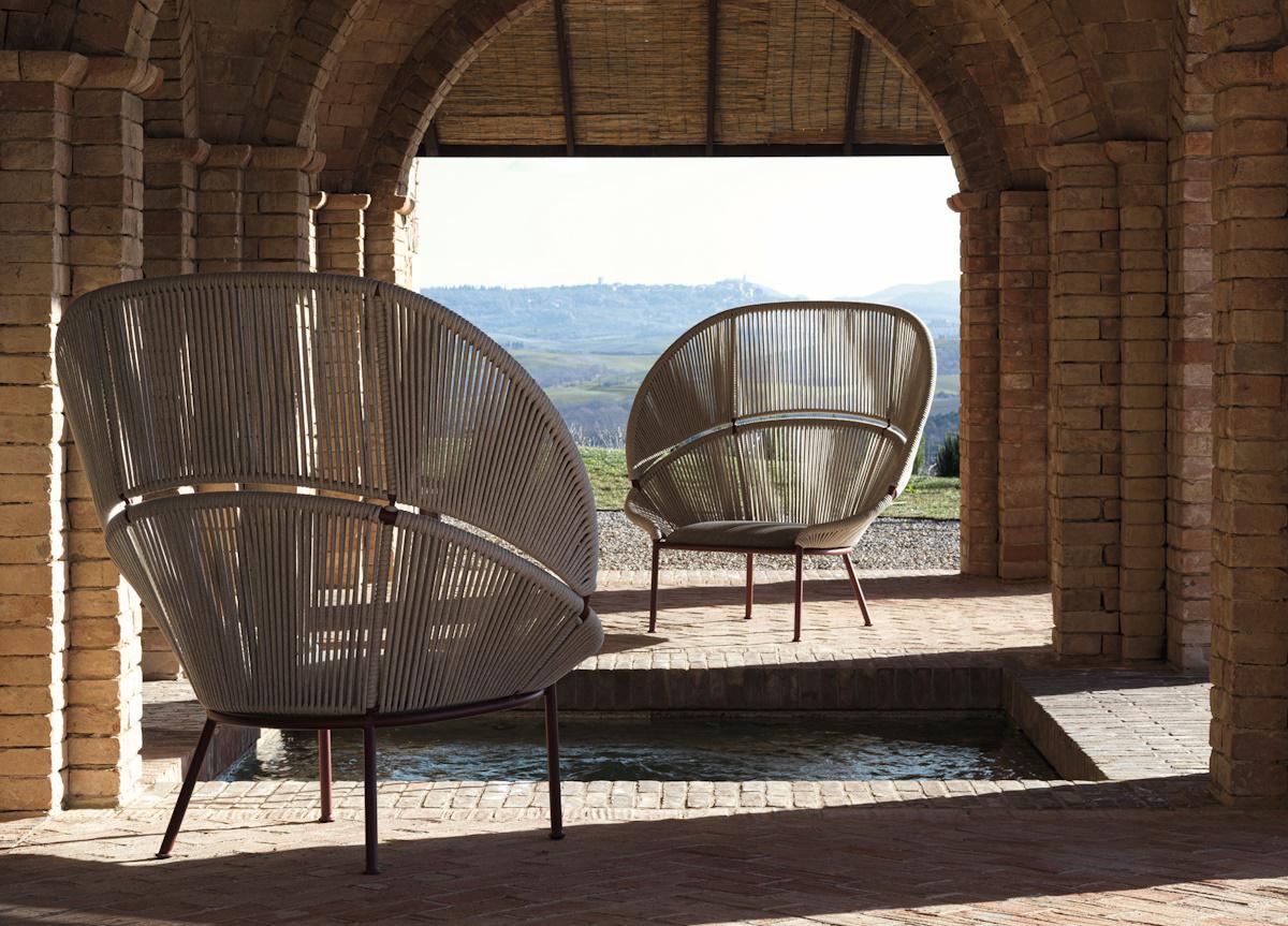 Molteni Petalo High Back Garden Armchair