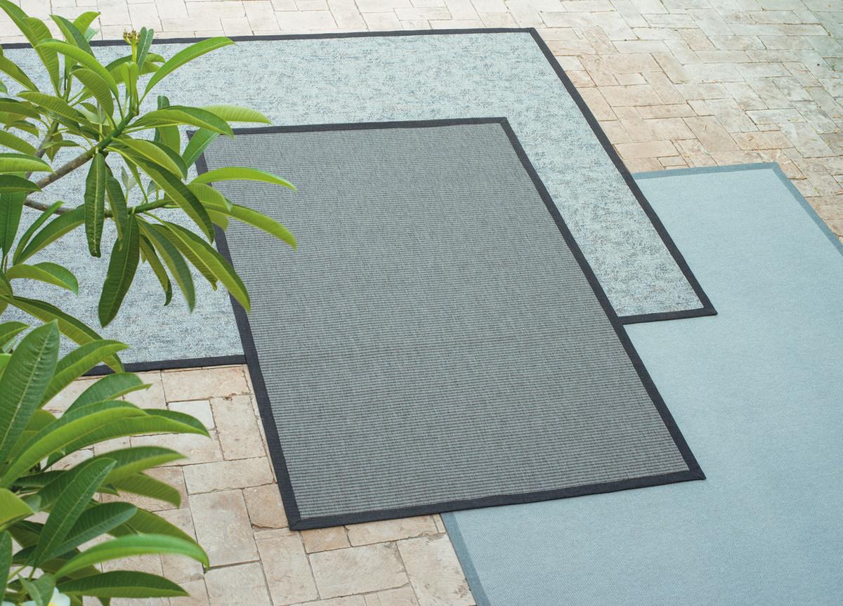 Emu Red Carpet Outdoor Rug