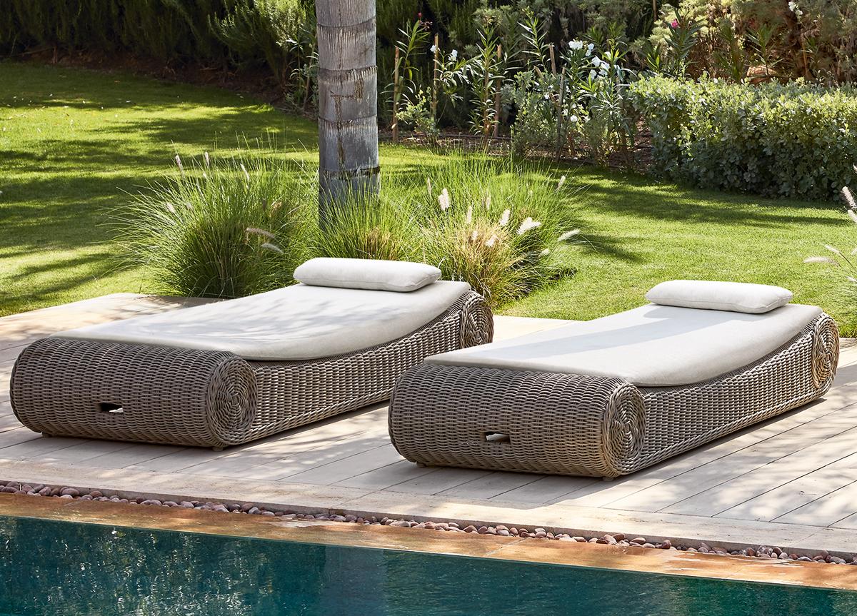 Round chaise on sale lounge outdoor