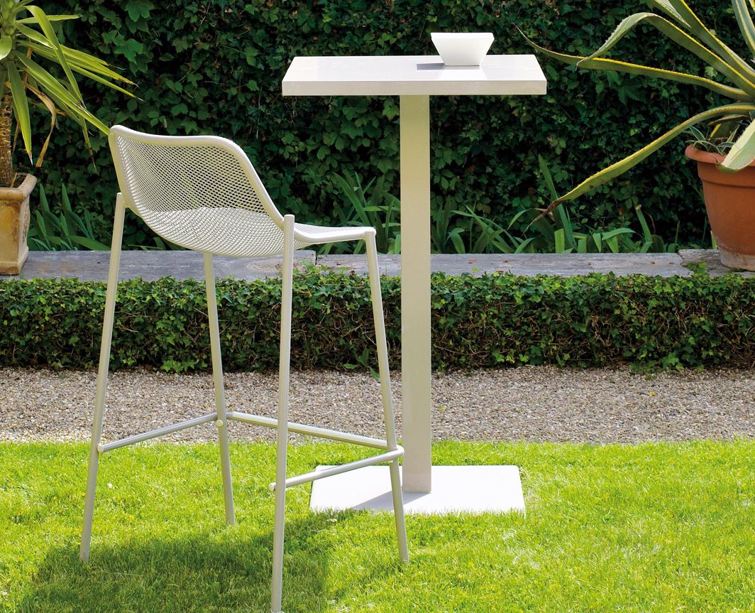 Emu Round Garden Bar Stool