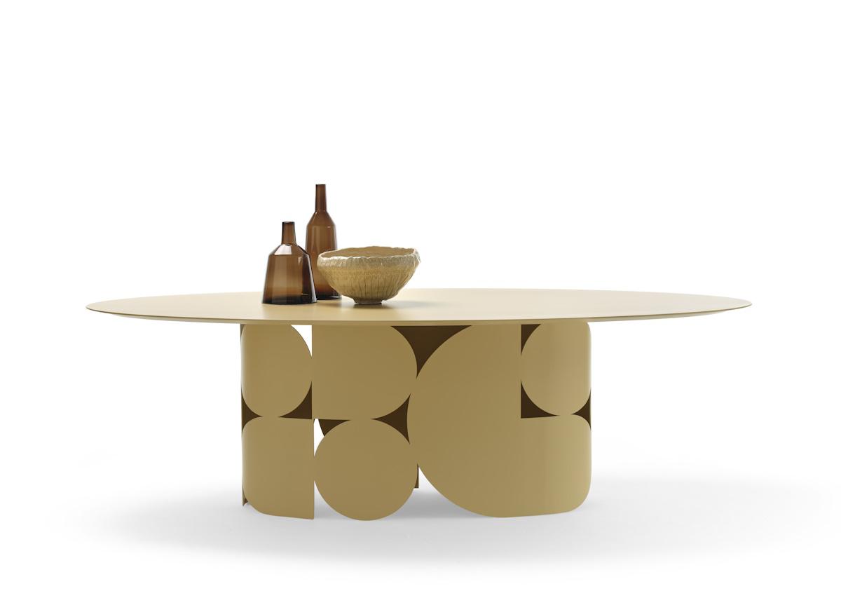 Mogg Shape Oval Dining Table