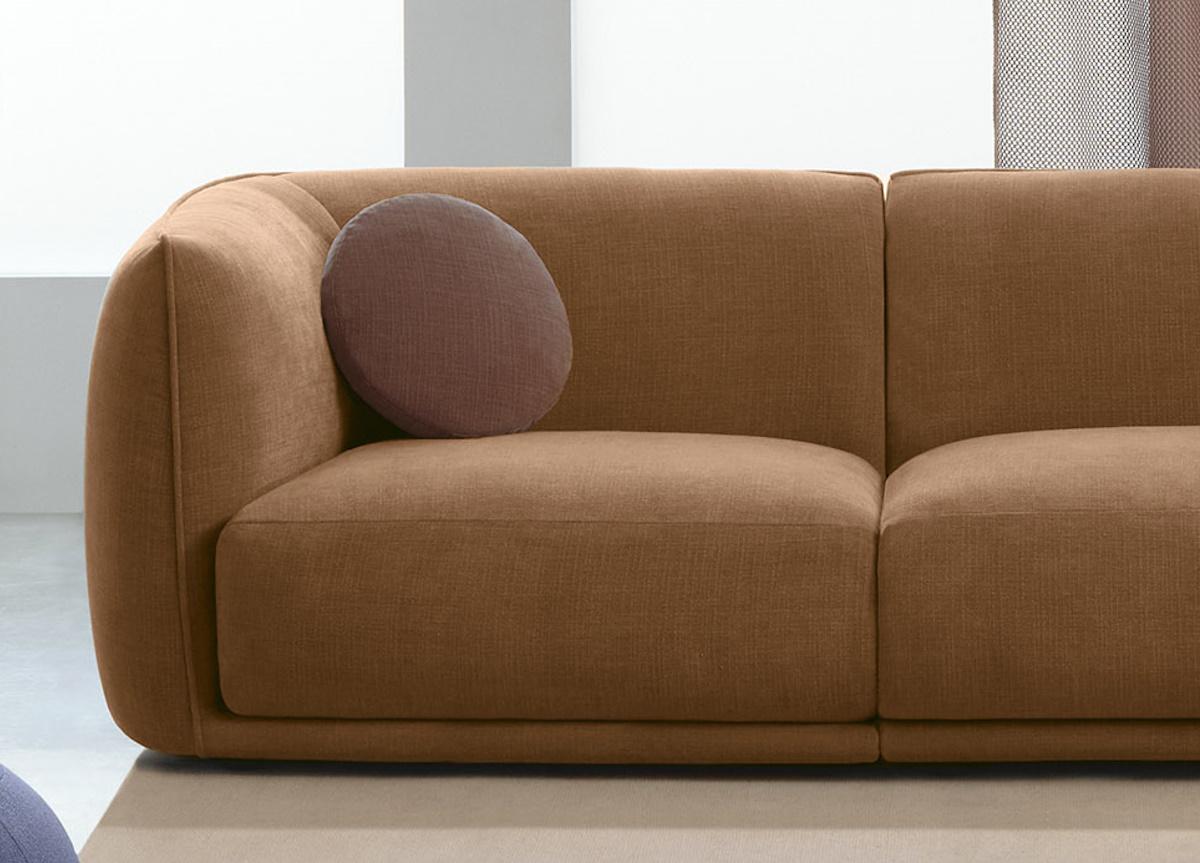 Saba Vela Piping Sofa