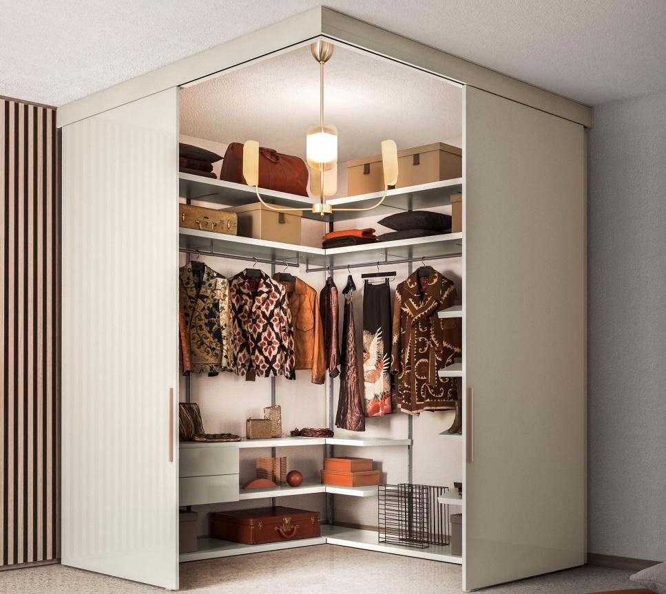 Pianca Vista Walk In Wardrobe